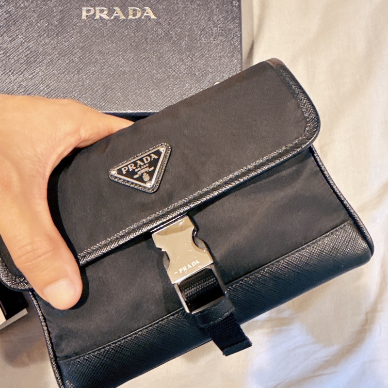 Prada 經典 Saffiano 皮革尼龍包 斜挎包 手機包（近新）-2