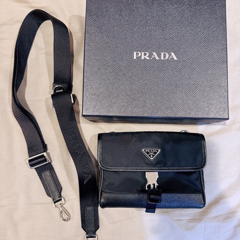 Prada 經典 Saffiano 皮革尼龍包 斜挎包 手機包（近新）-25