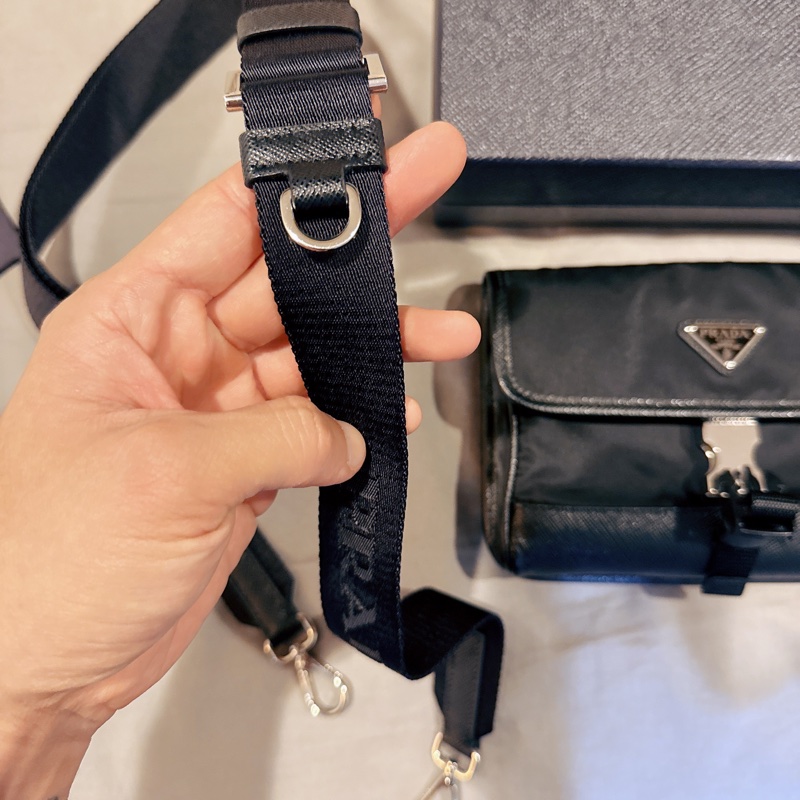Prada 經典 Saffiano 皮革尼龍包 斜挎包 手機包（近新）-28