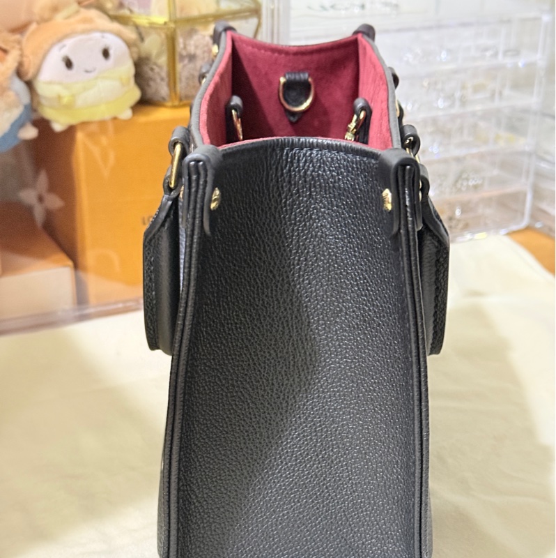 9新✨賠售超甜賣🫶🏻LV on the go🖤黑色牛皮 小號 斜背 托特-25