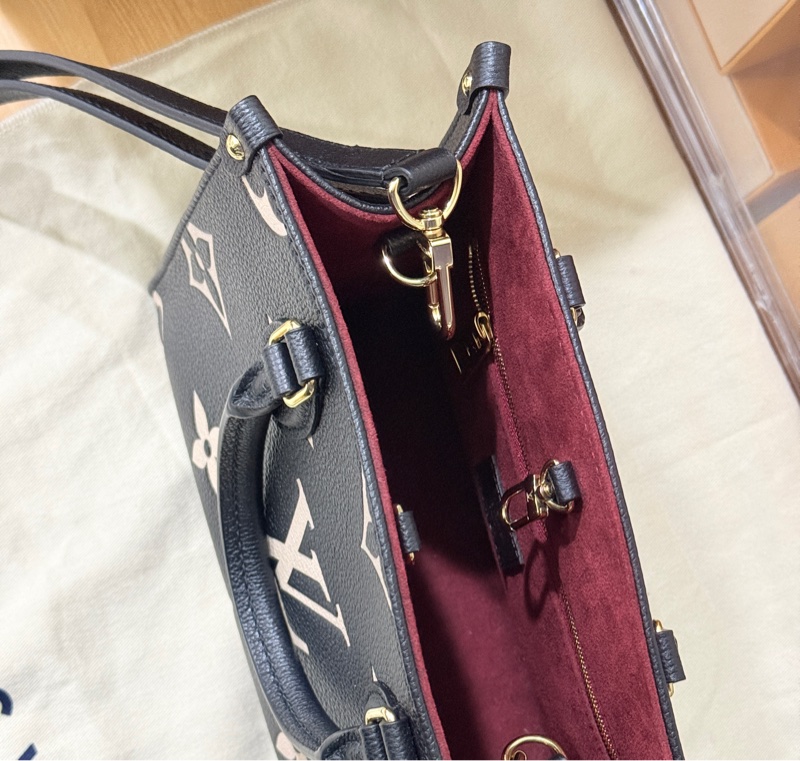 9新✨賠售超甜賣🫶🏻LV on the go🖤黑色牛皮 小號 斜背 托特-32