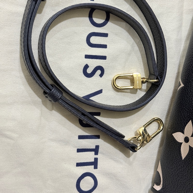 9新✨賠售超甜賣🫶🏻LV on the go🖤黑色牛皮 小號 斜背 托特-41