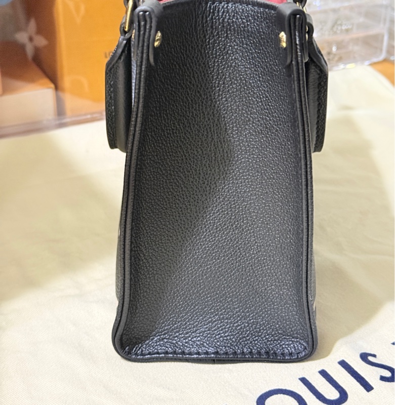 9新✨賠售超甜賣🫶🏻LV on the go🖤黑色牛皮 小號 斜背 托特-46