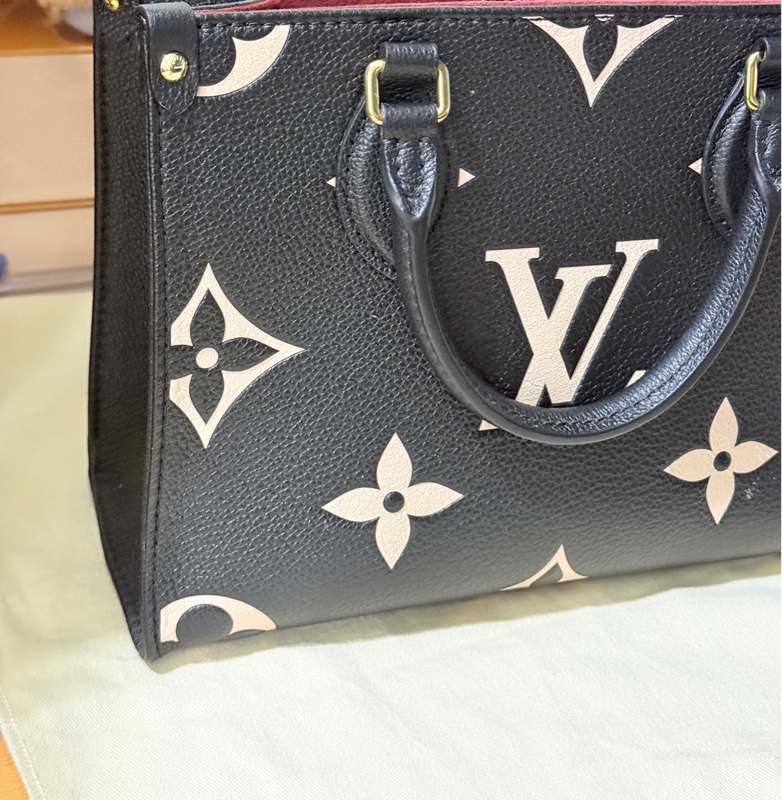 9新✨賠售超甜賣🫶🏻LV on the go🖤黑色牛皮 小號 斜背 托特-47