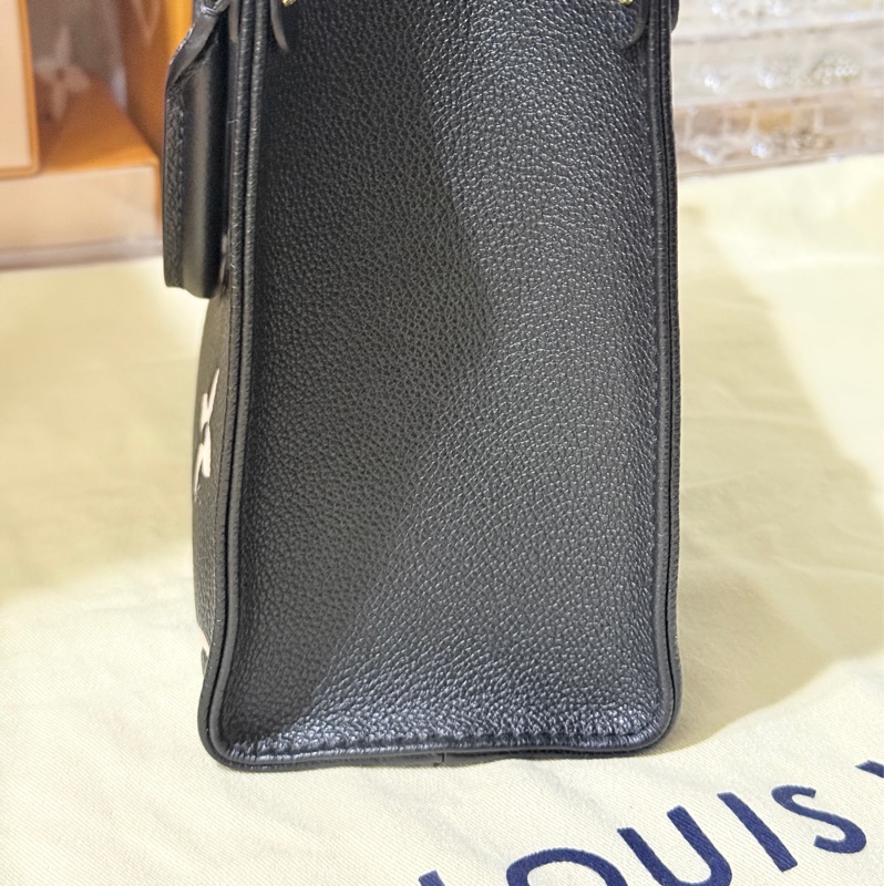 9新✨賠售超甜賣🫶🏻LV on the go🖤黑色牛皮 小號 斜背 托特-48