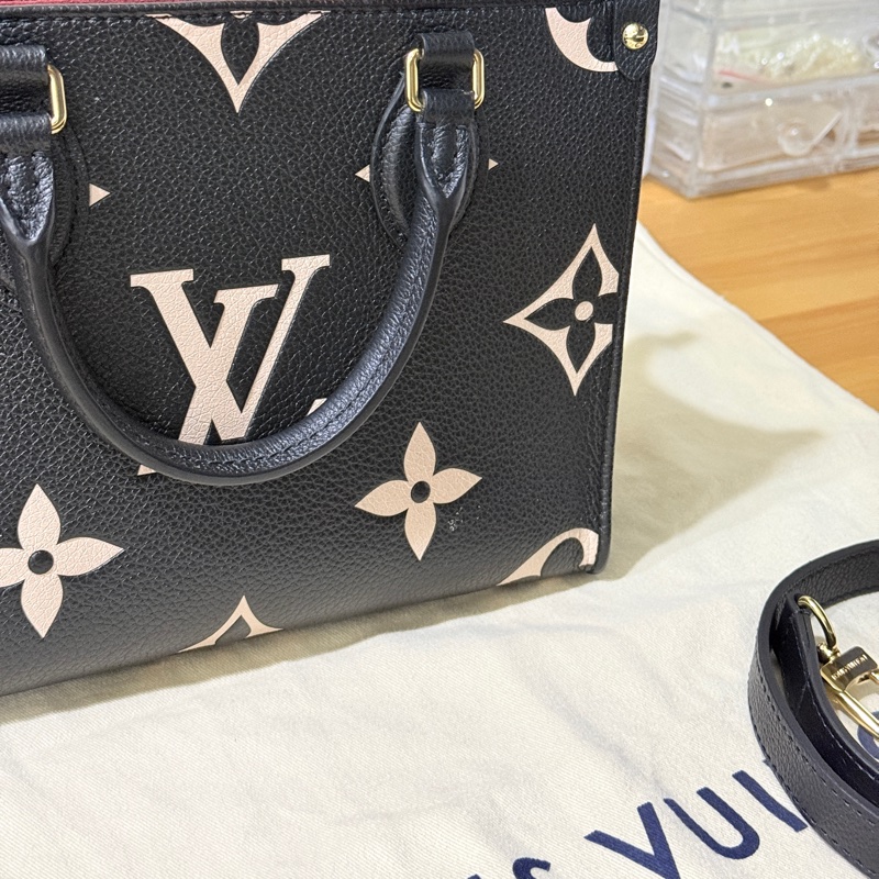 9新✨賠售超甜賣🫶🏻LV on the go🖤黑色牛皮 小號 斜背 托特-52
