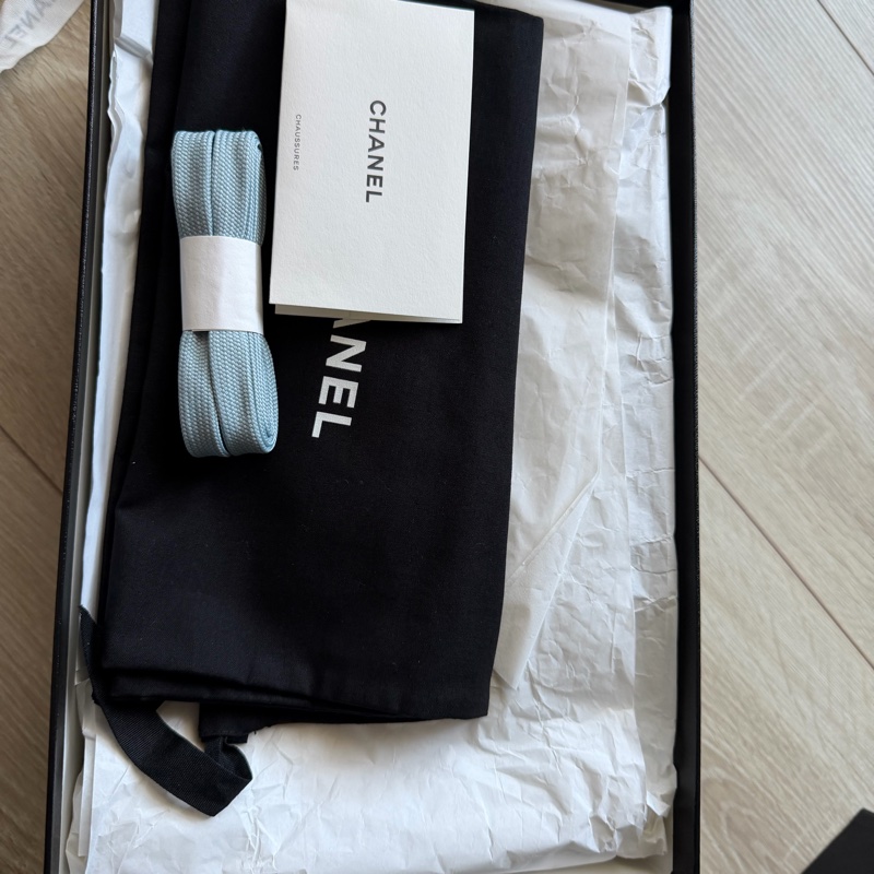 售全新香奈兒運動鞋35號-13