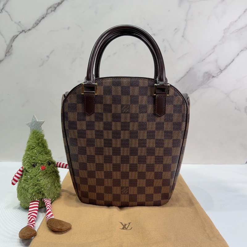 LV Sarria Seau棋盤手提包-1