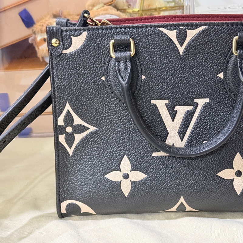 99新🎖️私物甜售🖤LV on the go黑色牛皮 小號斜背托特-2