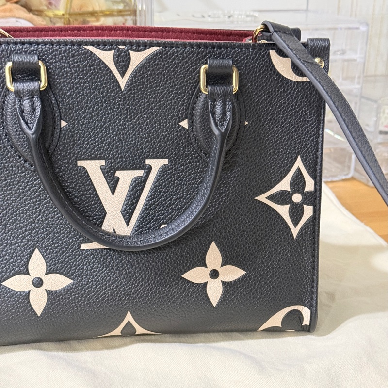 99新🎖️私物甜售🖤LV on the go黑色牛皮 小號斜背托特-3