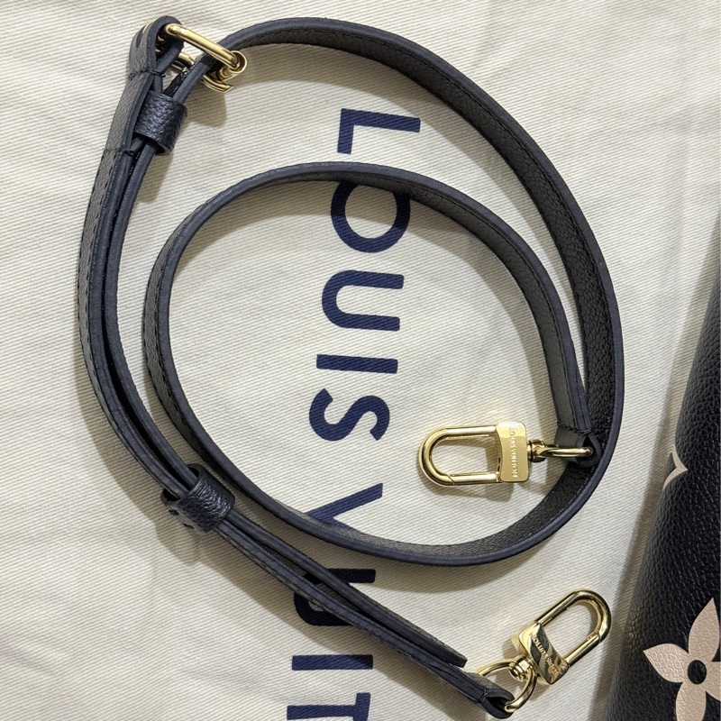 99新🎖️私物甜售🖤LV on the go黑色牛皮 小號斜背托特-7