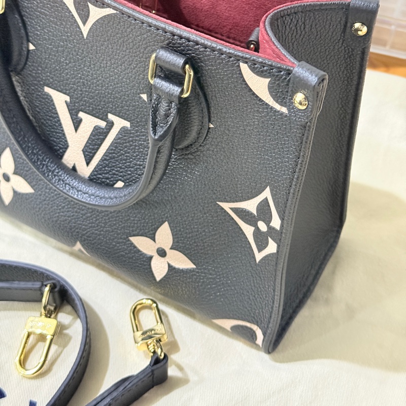 99新🎖️私物甜售🖤LV on the go黑色牛皮 小號斜背托特-12