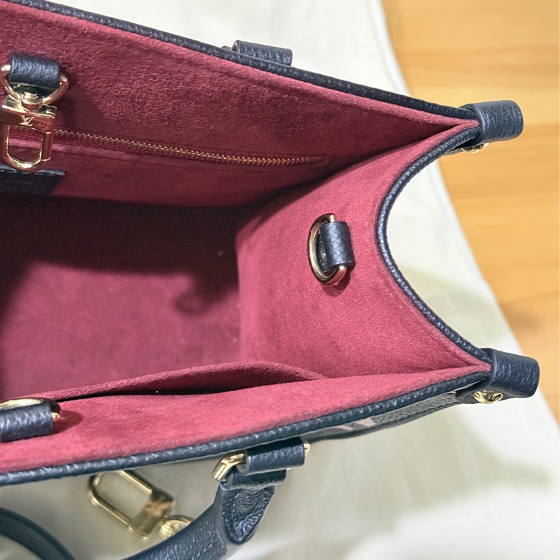 99新🎖️私物甜售🖤LV on the go黑色牛皮 小號斜背托特-14