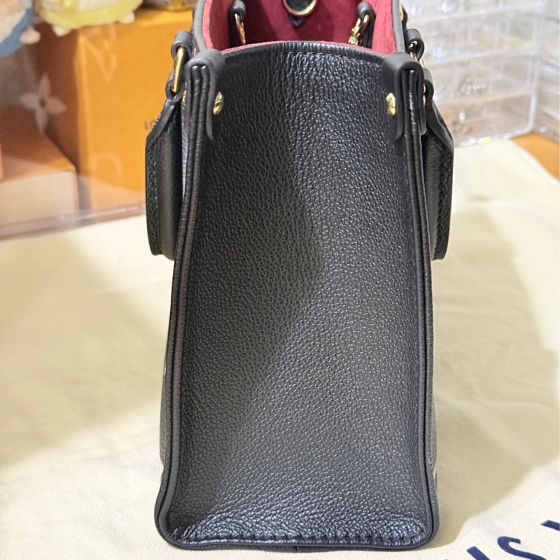 99新🎖️私物甜售🖤LV on the go黑色牛皮 小號斜背托特-15
