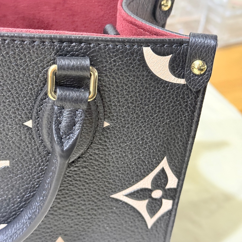 99新🎖️私物甜售🖤LV on the go黑色牛皮 小號斜背托特-22