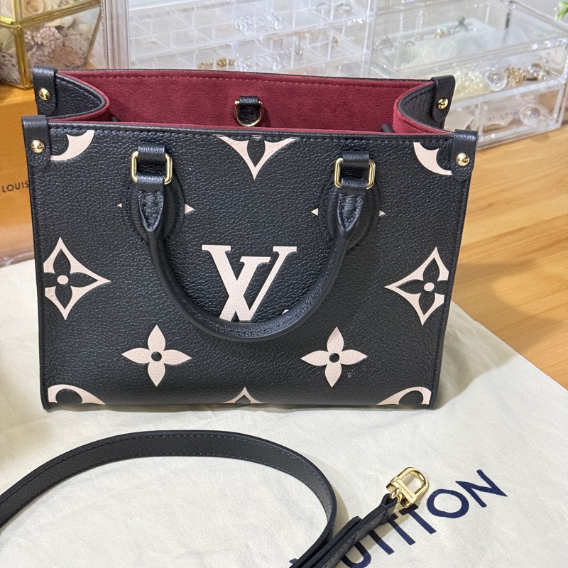 99新🎖️私物甜售🖤LV on the go黑色牛皮 小號斜背托特-23