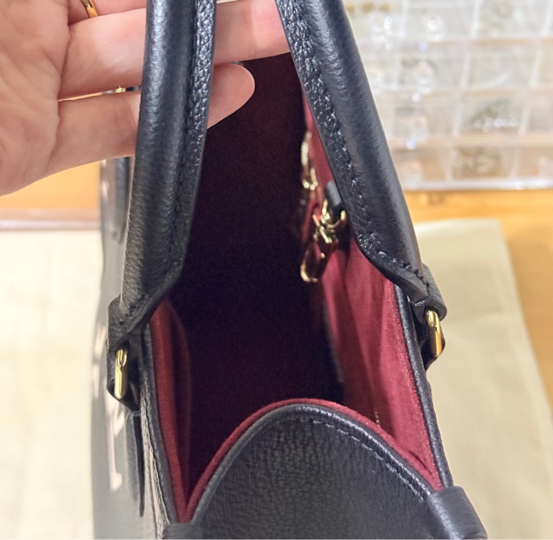 99新🎖️私物甜售🖤LV on the go黑色牛皮 小號斜背托特-25