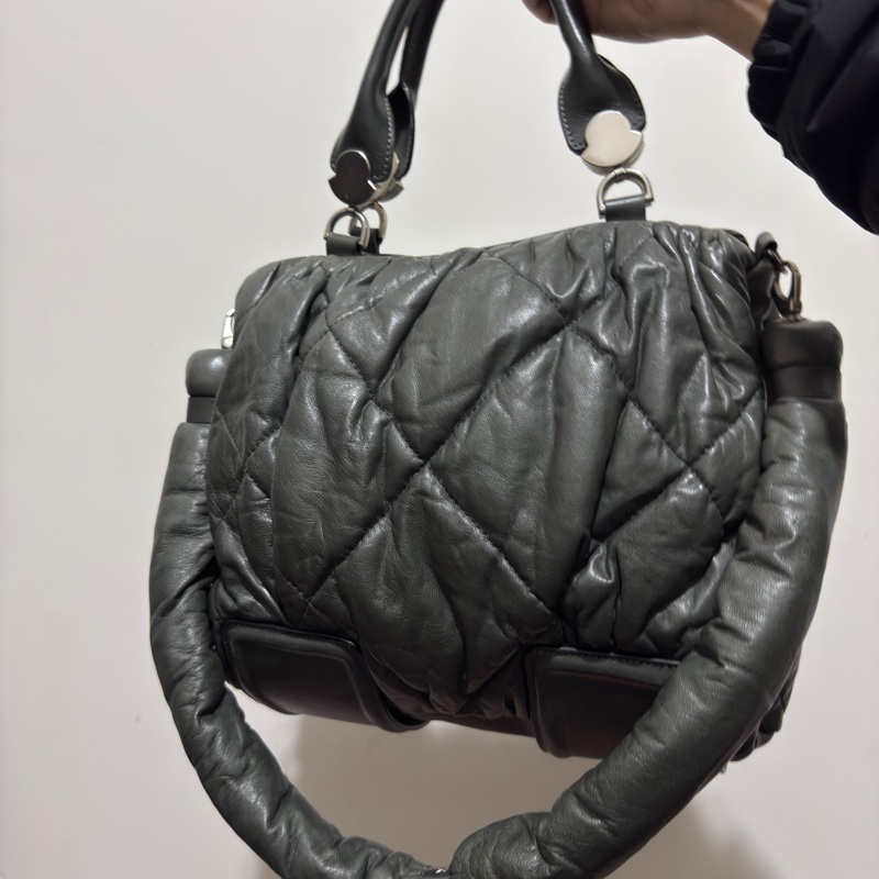 MONCLER Trunk 經典菱格紋 澎澎皮革手提/肩背包（鉛灰色）-10