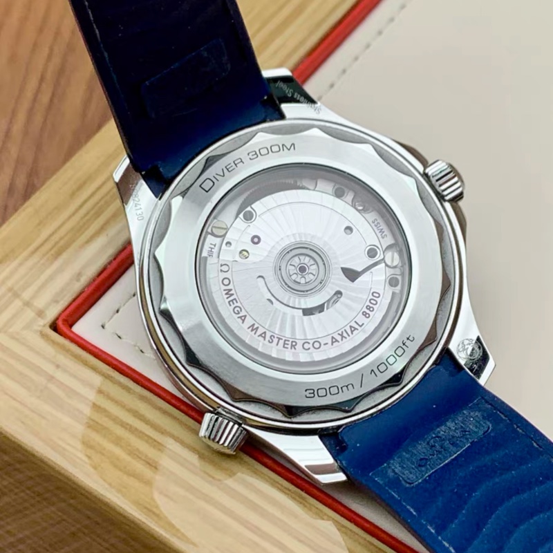 Omega Seamaster Diver 300-2