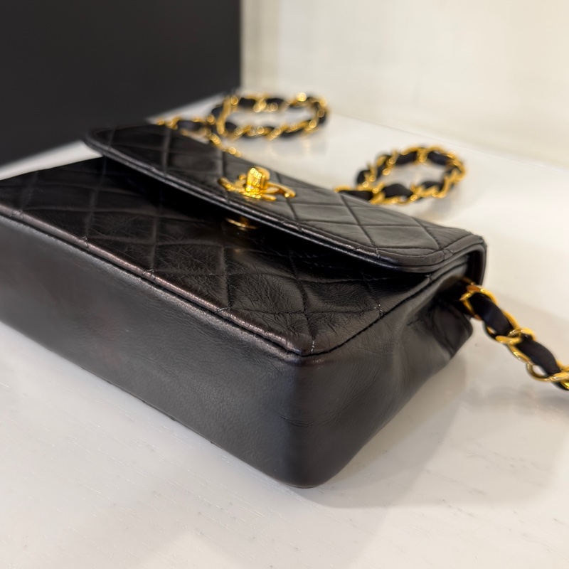 #香奈兒收藏家 #絕版稀有釋出僅一顆 香奈兒黑金Cf mini小金豆24k金-17