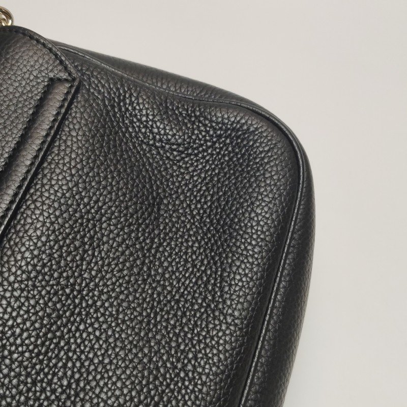 Gucci Soho標準款牛皮純色壓花雙G翻蓋包斜背包-13