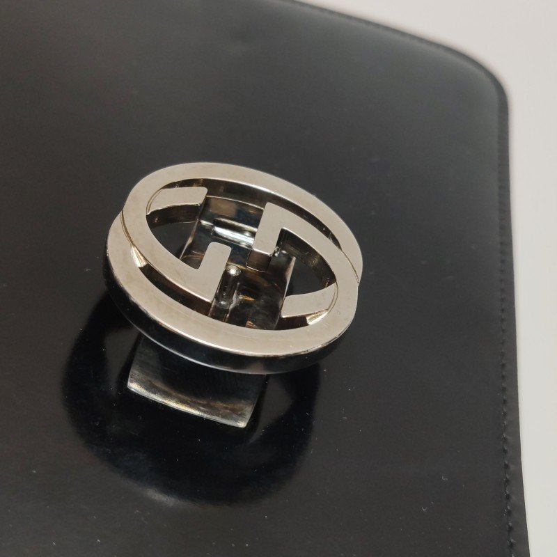 Gucci InterlockingG牛皮純色互扣式雙G單肩包-11