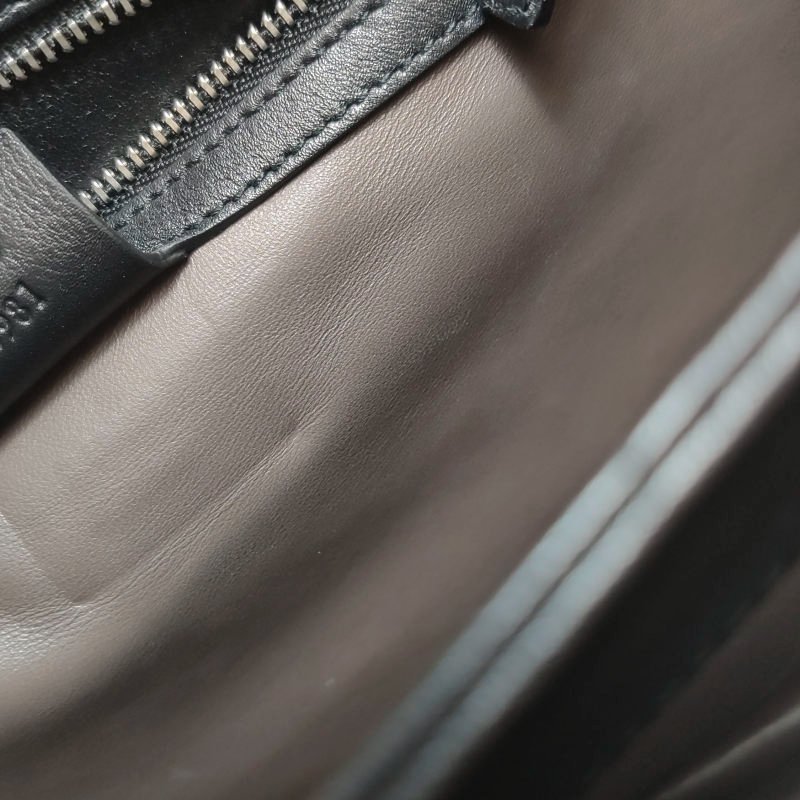 Gucci InterlockingG牛皮純色互扣式雙G單肩包-24