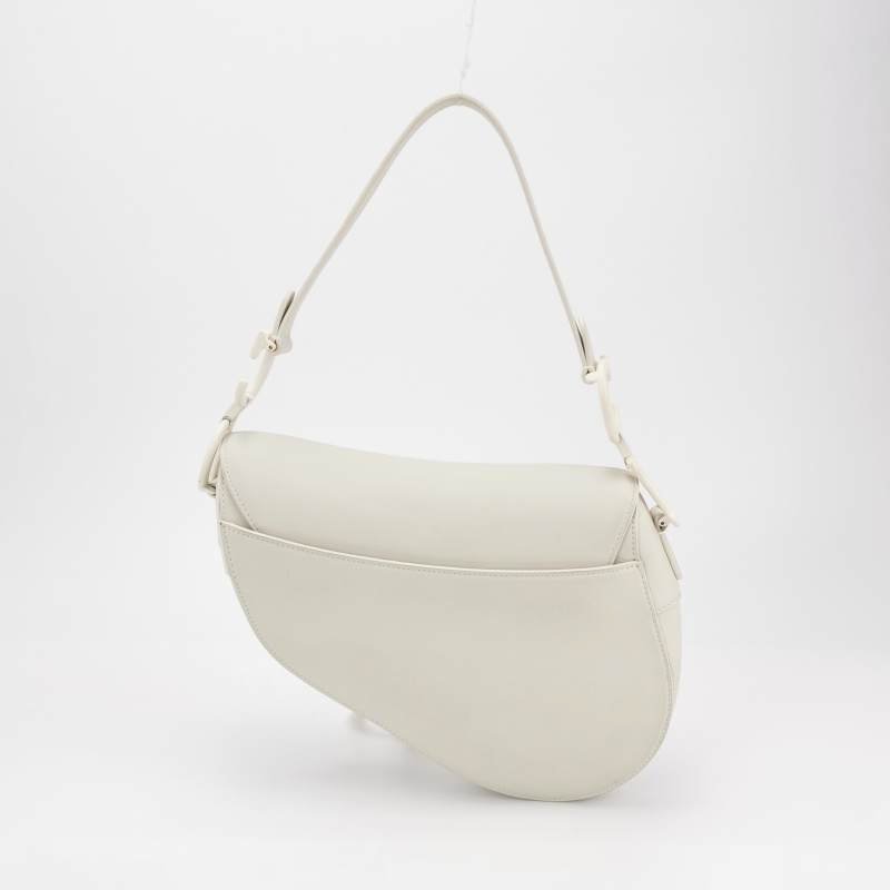 Dior Saddle馬鞍包牛皮包身吊墜同色馬鞍造型單肩包-4