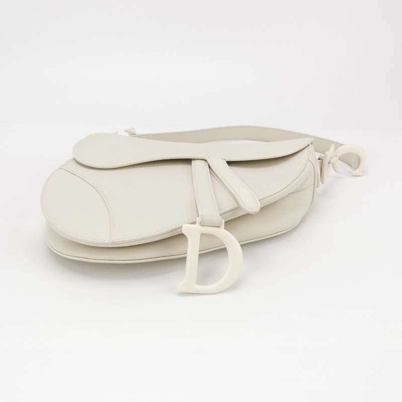 Dior Saddle馬鞍包牛皮包身吊墜同色馬鞍造型單肩包-5