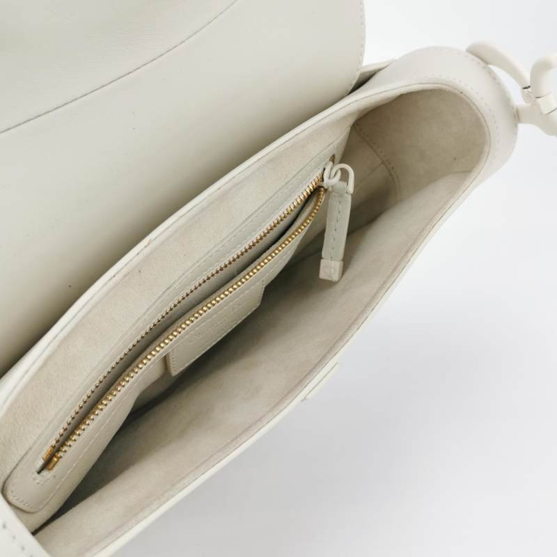 Dior Saddle馬鞍包牛皮包身吊墜同色馬鞍造型單肩包-6