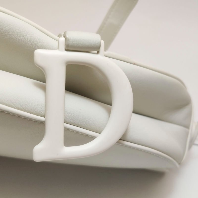 Dior Saddle馬鞍包牛皮包身吊墜同色馬鞍造型單肩包-11