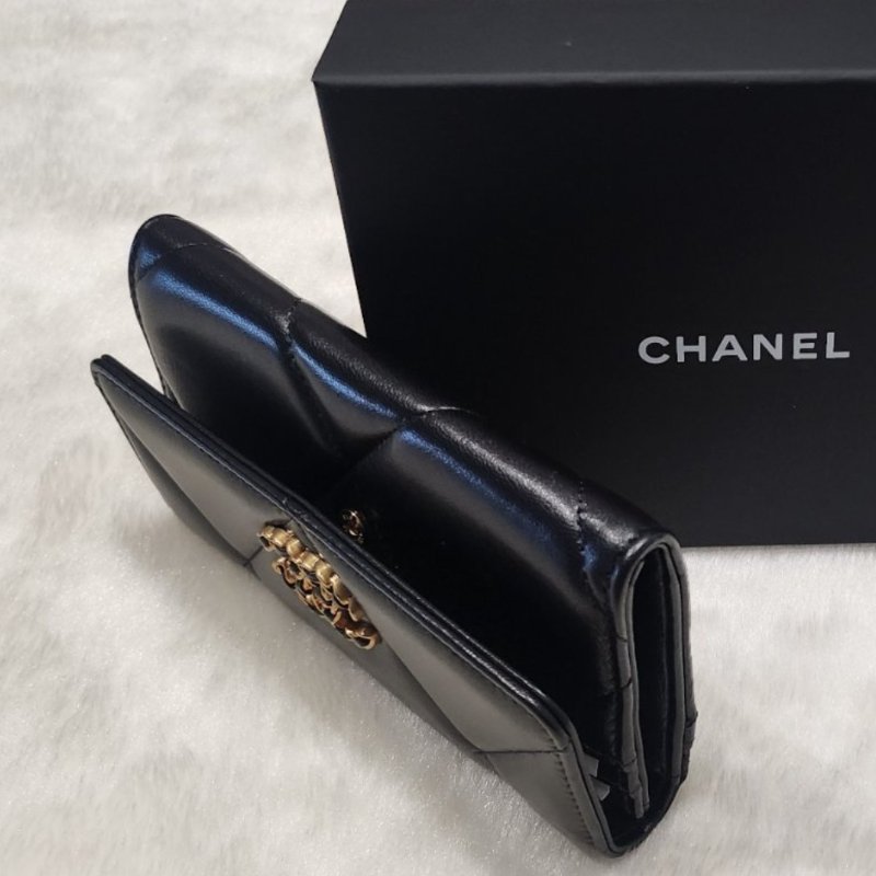 禮物～ 全新現貨Chanel香奈兒黑金中夾皮穿鍊雙C logo/ 皮夾-4