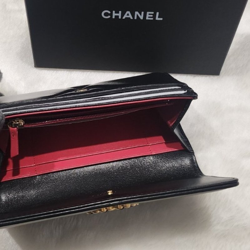 禮物～ 全新現貨Chanel香奈兒黑金中夾皮穿鍊雙C logo/ 皮夾-8