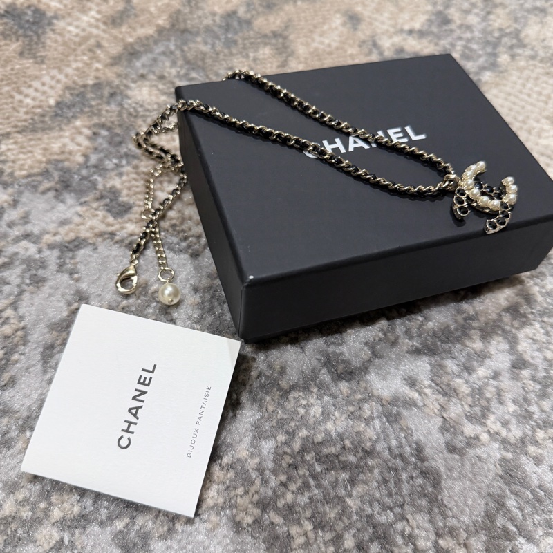 全網最低價❤️ CHANEL經典珍珠黑鑽鑽拼接雙C皮穿鍊項鍊 兩段式調長度-3