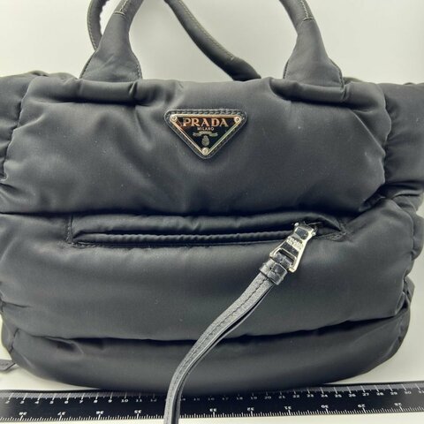 Prada 羽絨托特包