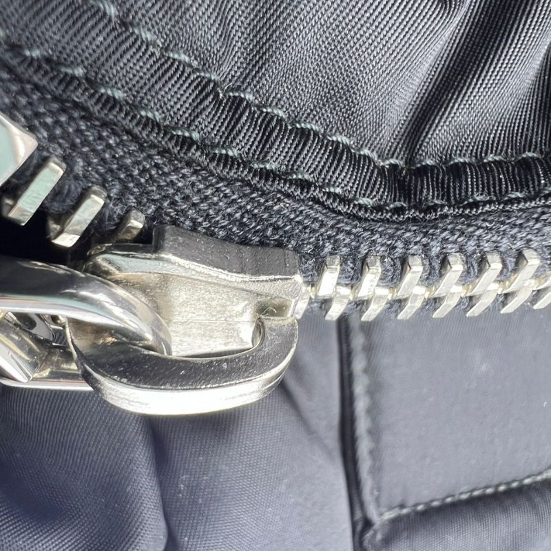 Prada 羽絨托特包-22