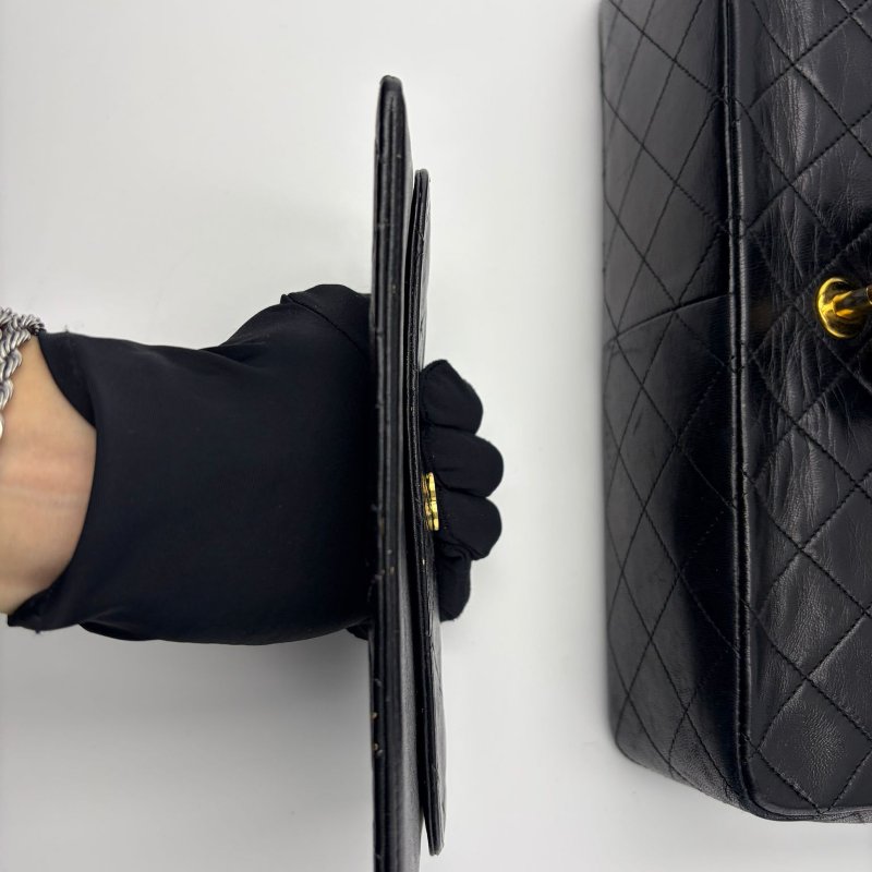 CHANEL Classic Flap 口蓋包-20