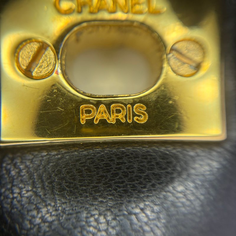 CHANEL Classic Flap 口蓋包-32