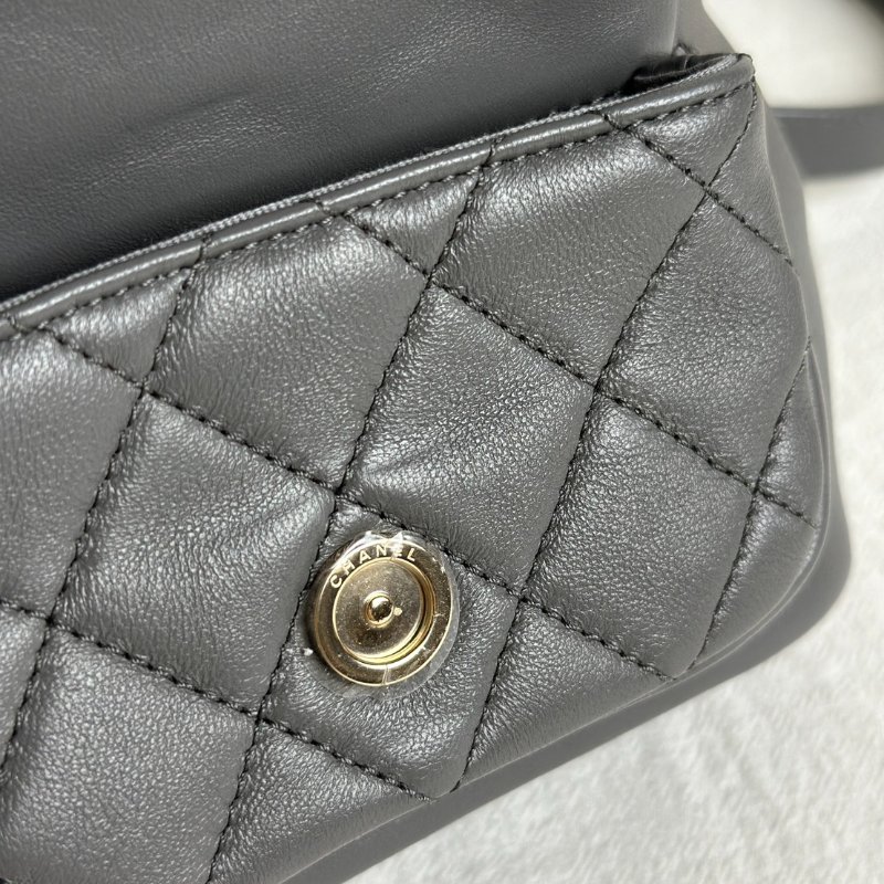 CHANEL Duma小羊皮後背包 - 小號深灰金-11