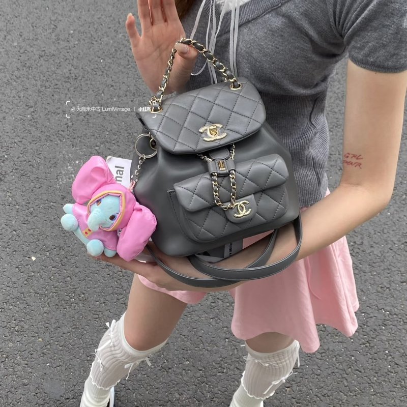 CHANEL Duma小羊皮後背包 - 小號深灰金-14