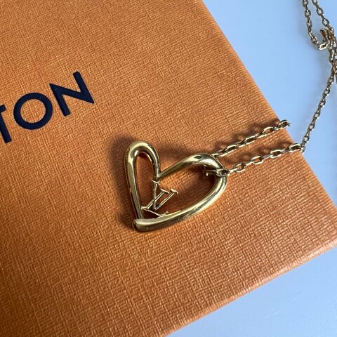LV M00465  Fall in Love愛心項鍊