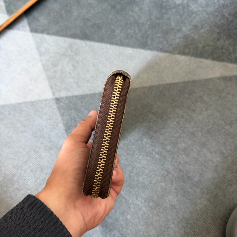 Lv經典老花拉鍊護照長夾 (M60002)停產-4