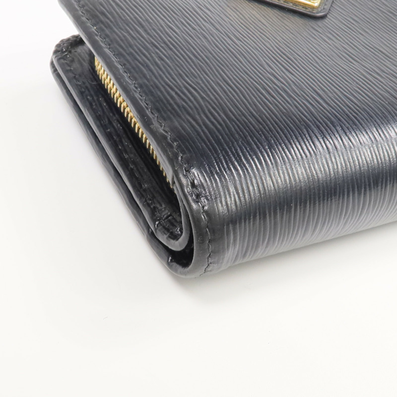 PRADA 牛皮皮革Wallet金扣錢包-8