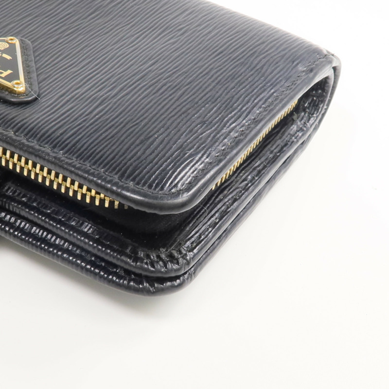 PRADA 牛皮皮革Wallet金扣錢包-10