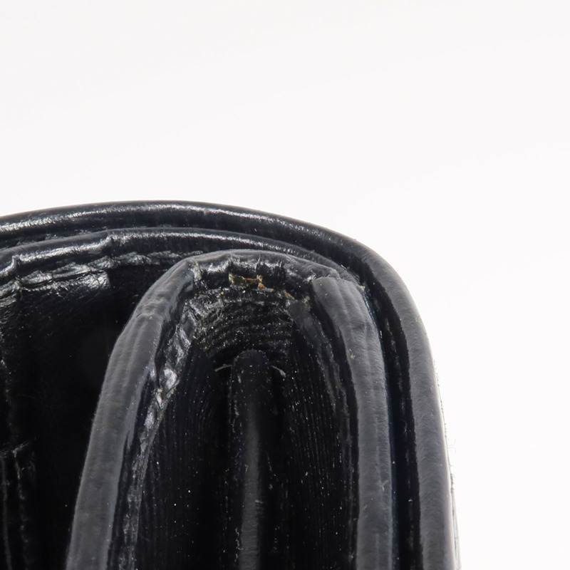 PRADA 牛皮皮革Wallet金扣錢包-16