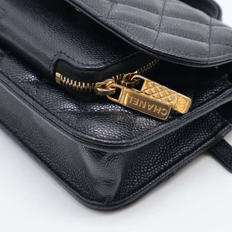 CHANEL 粒面牛皮郵差包 - mini黑金-21