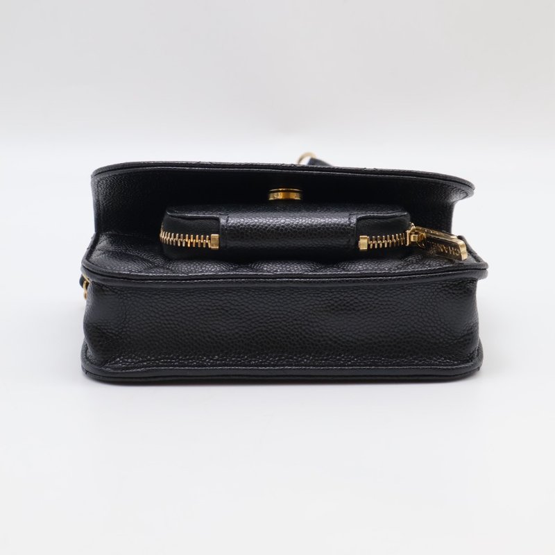 CHANEL 粒面牛皮郵差包 - mini黑金-22