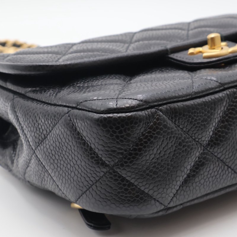 CHANEL 25A粒面牛皮後背包 - 黑金-12