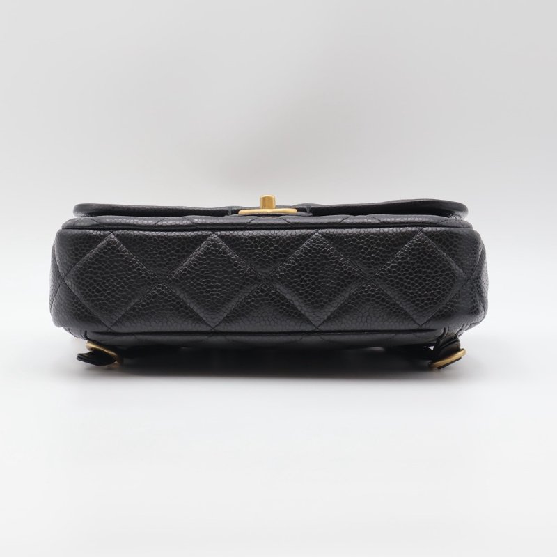 CHANEL 25A粒面牛皮後背包 - 黑金-18