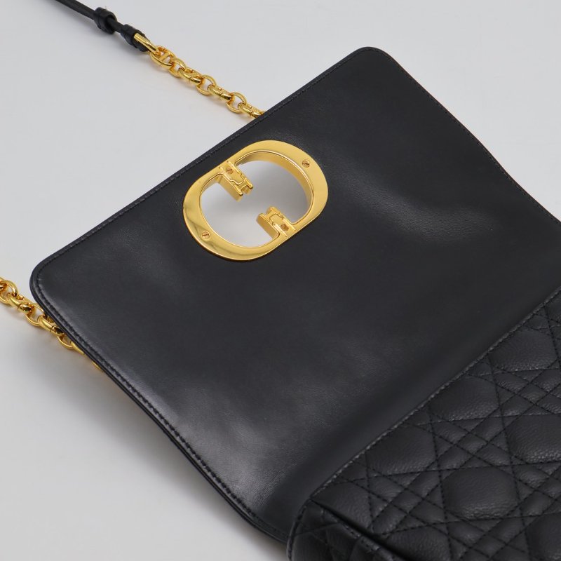 DIOR Caro藤格紋斜背包 - 中號黑金-10